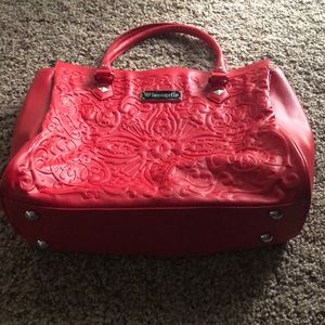 Lounge Fly Big Red Skull Bag